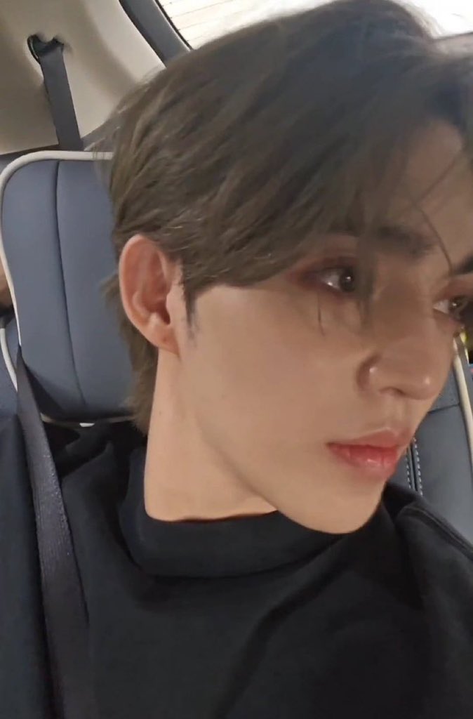 aboutscoups's tweet photo. literally no bad angles for choi seungcheol https://t.co/97YKdD15jN