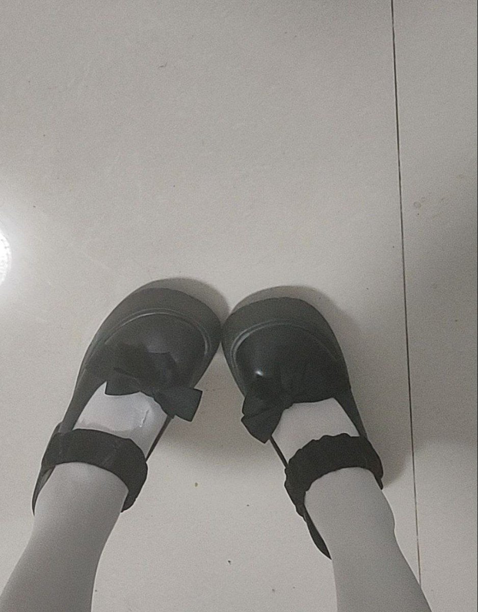 好奇喵，这种鞋子为什么都很便宜～除非是很正版的那种，难道是制作工序简单咩～