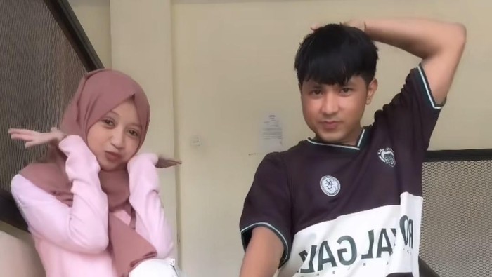 detikhot's tweet photo. #Foto detikers, Artis Jirayut lagi deket nih sama Halda Rainta setelah dijodohin Deddy Corbuzier. Ini dia beberapa potret gemas pasangan fenomenal bulan ini!🥰😆
Siapa yang ikut dukung mereka? 🙌
>> https://t.co/gx5iYOmzTG
Foto: dok. Instagram
#detikhot #jirayut #halda https://t.co/uYWUT2rv91