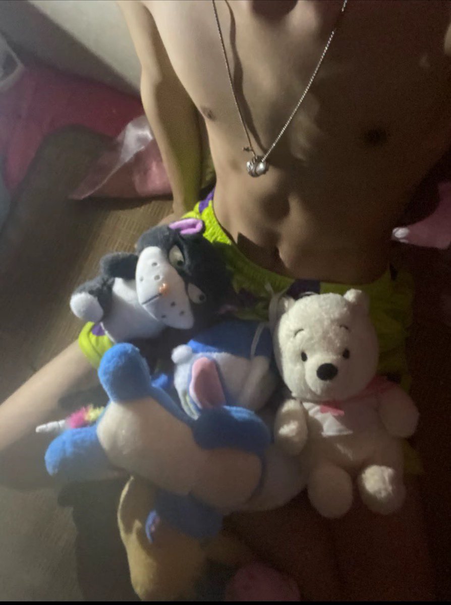 磊磊睡醒了 tweet media