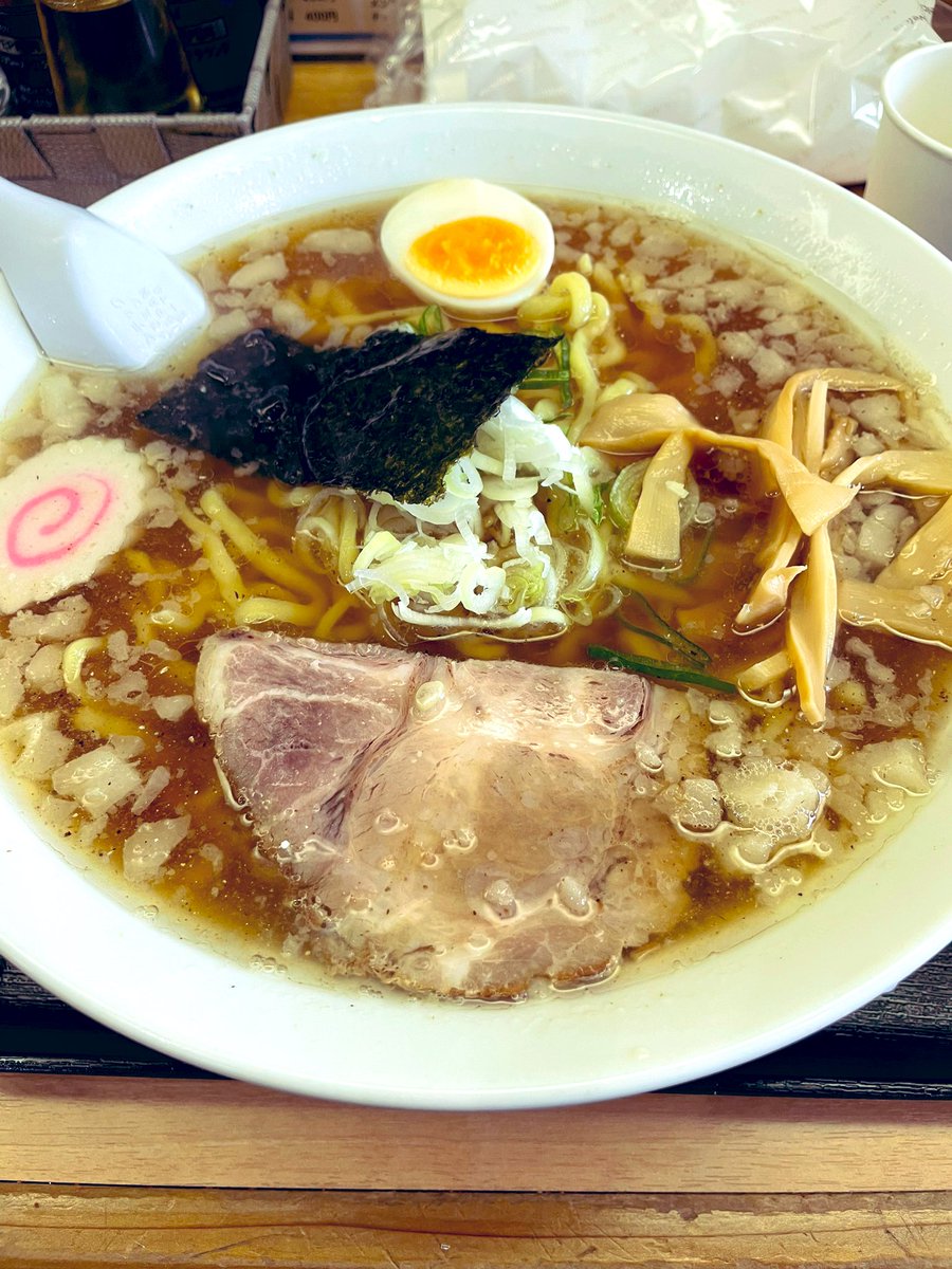 asizaurusu's tweet photo. 健康診断の反動でラーメン3玉半も食べちゃって不健康 https://t.co/pWJ1EK1tmu