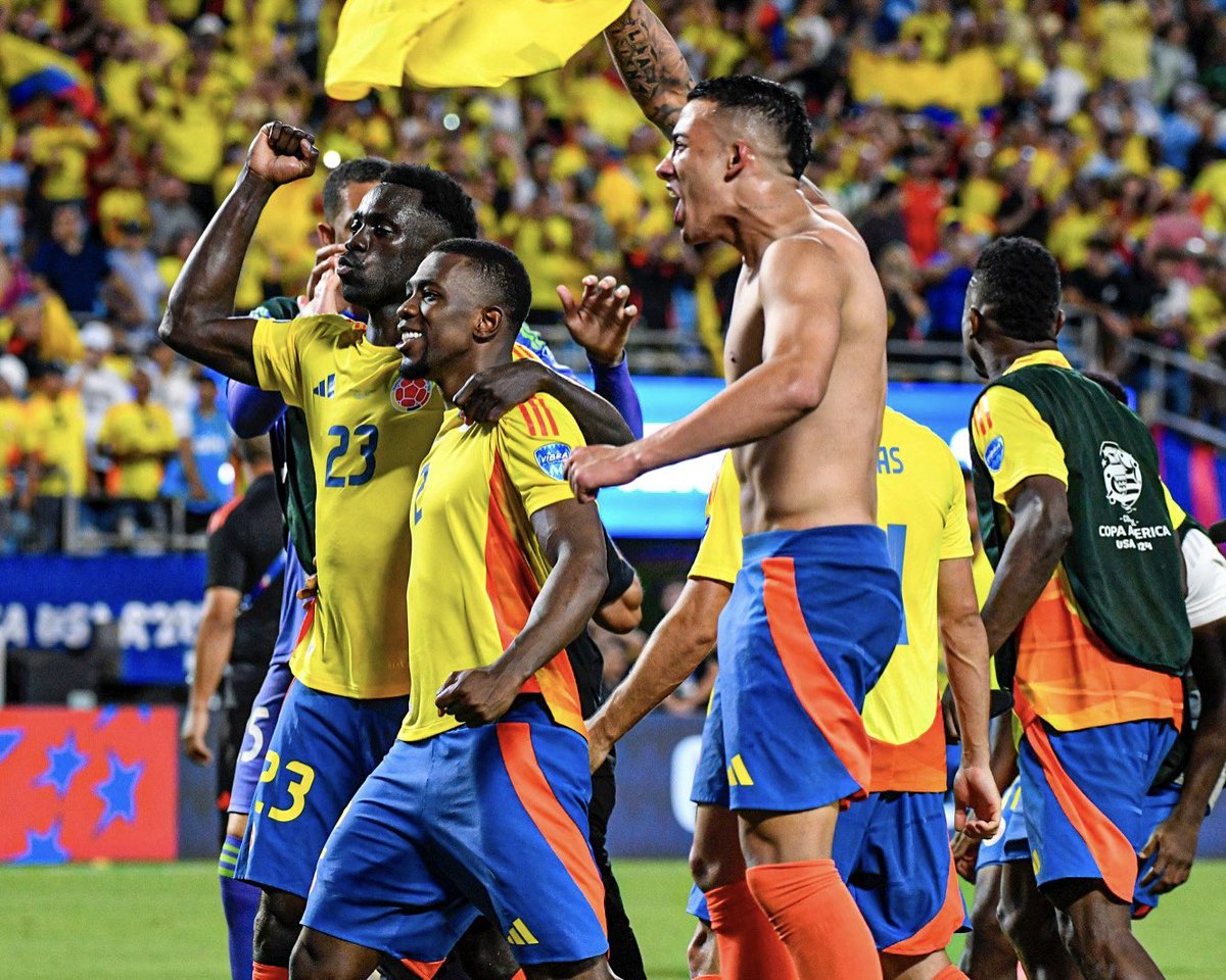 FCFSeleccionCol's tweet photo. 📸 ¡𝑷𝑨𝑹𝑨 𝑻𝑶𝑫𝑨 𝑳𝑨 𝑽𝑰𝑫𝑨! ✌️

#TodosSomosColombia 🇨🇴 https://t.co/h00uvLv9Dk