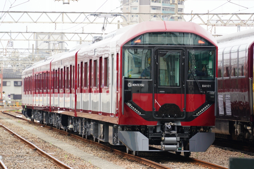 近鉄の新車、8A系は構内試運転を実施中。 シリーズ21以来久しぶりの