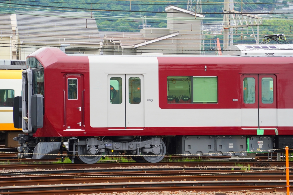 近鉄の新車、8A系は構内試運転を実施中。 シリーズ21以来久しぶりの
