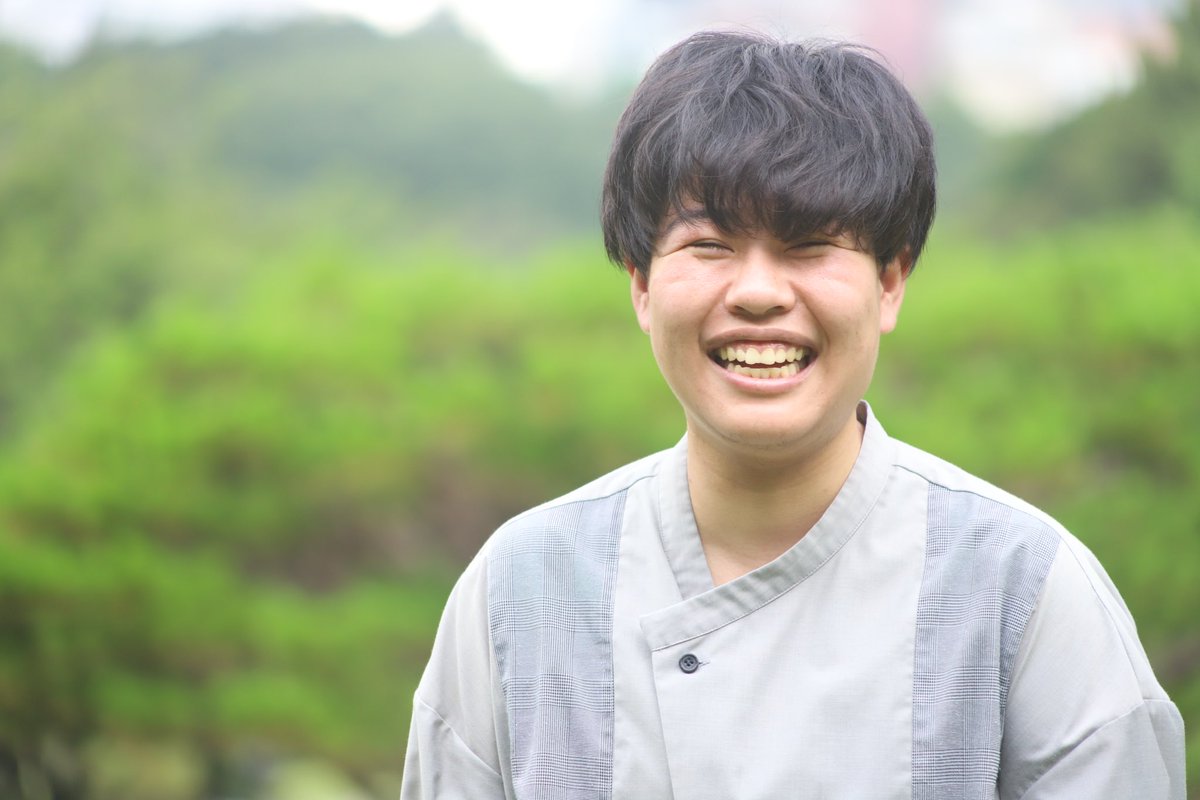 256kaicho's tweet photo. 【メンバー紹介③】
・佐藤祐達(さとうゆうと) 
・灰色担当
・ピアノ歴10年、テニス歴8年、空手歴1年。色々やってます。
・助監督歴6年、芝居歴10ヶ月。脚本家デビュー作「アラカルト！」がギャラクシー賞 奨励賞を受賞。
・一言
初舞台で出逢ったふたり、裏方として256階調を盛り上げます！

#256階調 https://t.co/AAGjHoh9NC