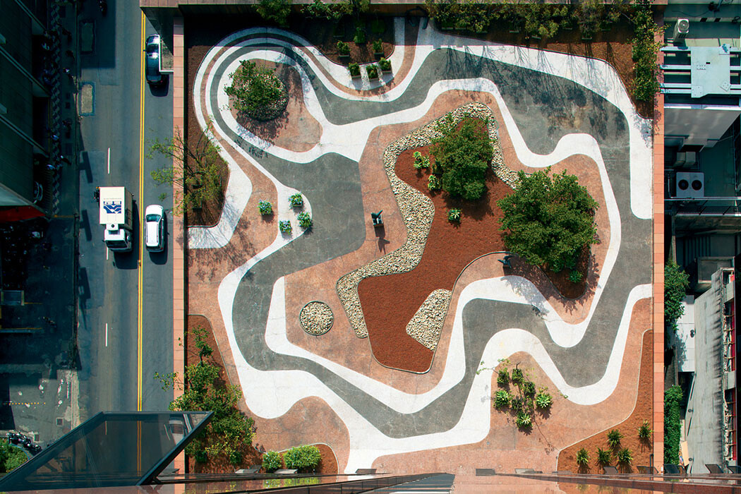 alejandrocsome's tweet image. Roberto Burle Marx, paisajista, trayendo el Amazonas a las ciudades brasileras.