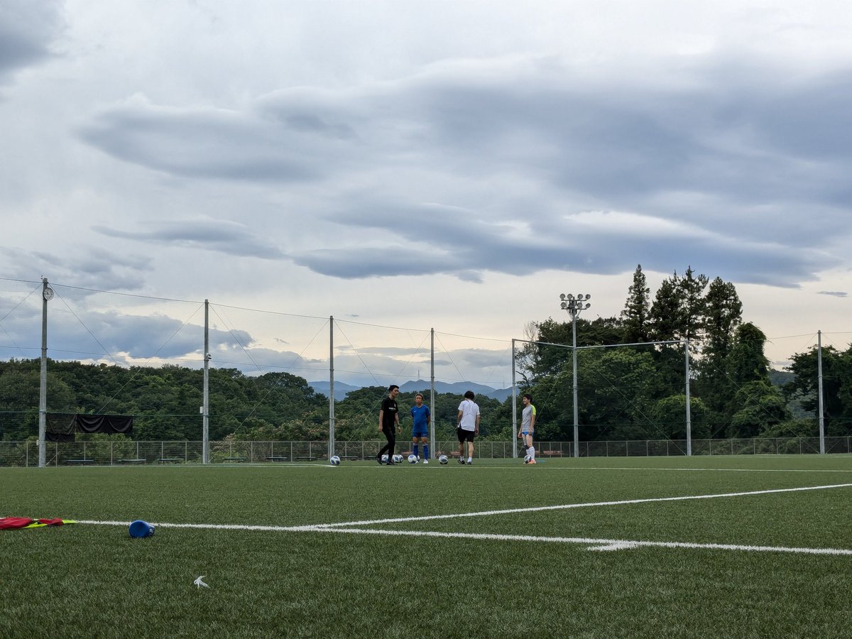 TaketoOgawa's tweet photo. TRAINING CLUB初参加

10何年ぶりにパスやシュートの基礎練。

全くミートできなかったけど、楽しかった。

隔週木曜日の　9:00-11:00　アローレパーク八王子　で、人数1人からでもやるそうです。

一緒にいい汗かきませんか？
現役選手もいてかなりきついですが😅

#trainingclub 
#アローレ八王子 https://t.co/wWUVEx2bRH