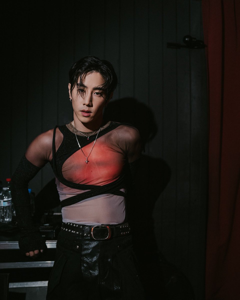 withyoumarktuan's tweet photo. 240711 Make up artist shares photos of Mark

“In Chile with @marktuan 🌶️🌶️🌶️”

MARK TUAN IN CHILE
#theotherside_Santiago
#theothersidetour
#MarkTuan #Mark #段宜恩 #마크 
@DNAmngmnt https://t.co/hd6Sy5aFIC