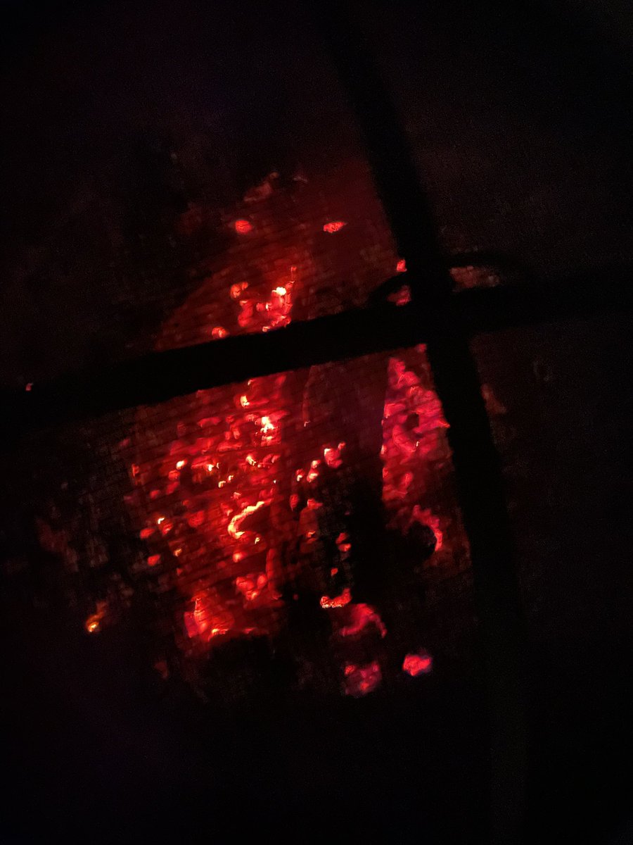 Say Goodnight, Gracie.
Goodnight Gracie

#goodnight #burnsandallen #georgeburns #gracieallen #campfire #fire #happyplace #zen #zonedout