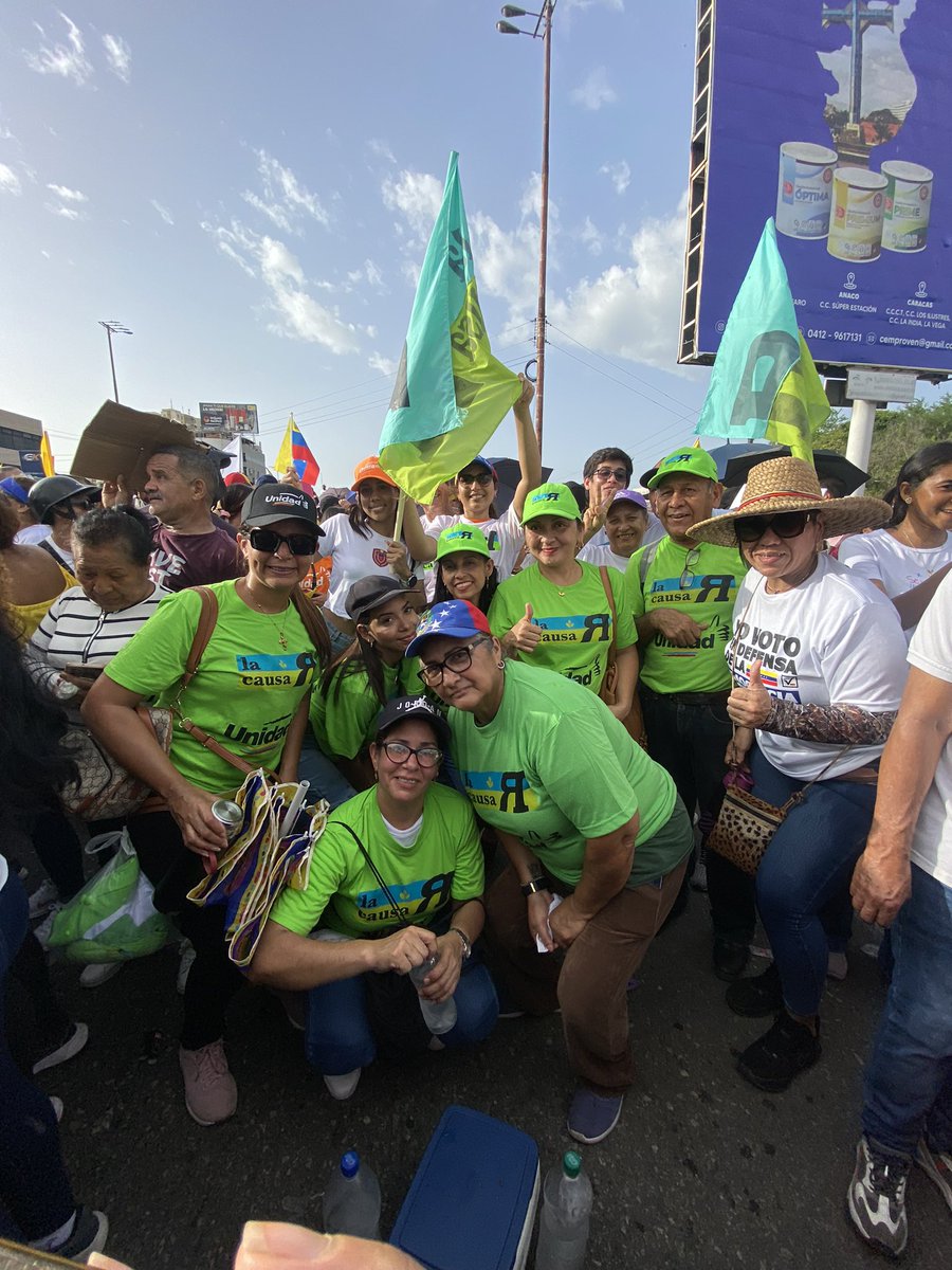 LaCausaRAnzoate's tweet photo. La Causa R Anzoátegui presente en la gran movilización de nuestra líder nacional María Corina Machado y nuestro candidato Edmundo González. Junto a nuestro líder nacional @andresvcontigo hemos hecho un gran trabajo juntos hasta el final. 
#Hastaelfinal #LaCausaEsVenezuela #LCRanz https://t.co/TnisyWLkDP