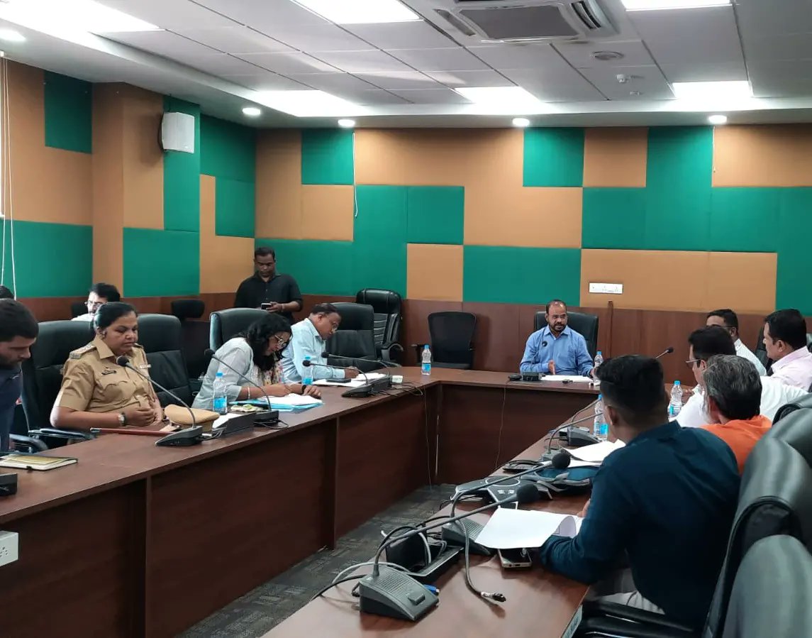 Prathmesh2205's tweet photo. Attended the meeting organized by Shri.Govind Bodke ji (IAS), Honorable District Magistrate and District Election Officer, Palghar.
.
@Shivsenaofc @mieknathshinde @DrSEShinde @yuvasenaofc @purveshsarnaik @EknathShindefc @TeamEknathS @MHwithEknath https://t.co/g4UUrDGwVl