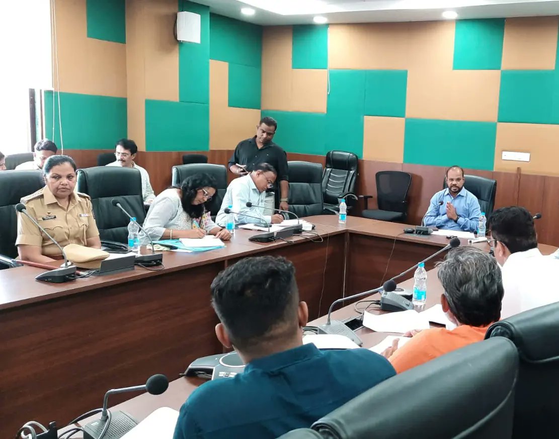 Prathmesh2205's tweet photo. Attended the meeting organized by Shri.Govind Bodke ji (IAS), Honorable District Magistrate and District Election Officer, Palghar.
.
@Shivsenaofc @mieknathshinde @DrSEShinde @yuvasenaofc @purveshsarnaik @EknathShindefc @TeamEknathS @MHwithEknath https://t.co/g4UUrDGwVl