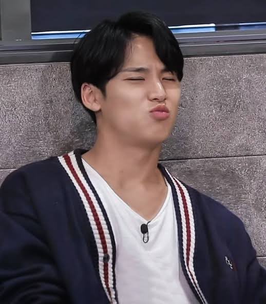 mingyiusvt's tweet photo. good morning sayang, sini cium dulu. 😚 https://t.co/W2i2KZQglV
