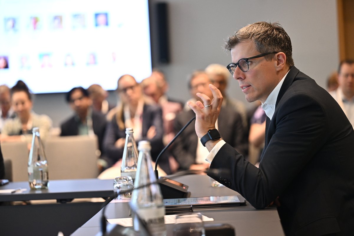 pointzeroforum's tweet photo. Shaping the future of FX in a digital world:
Last week, we brought together central bankers and key industry players for a roundtable to explore the gaps in today's foreign exchange markets, and the different initiatives working to bridge these gaps.

The discussions were closely tied to Project Rialto. Participants examined the work that the @BIS_org Innovation Hub Eurosystem Centre, Singapore Centre, together with the central banks of France, Italy, Malaysia, and Singapore are pursuing to shape how FX will look in the world of digital money.

Stay tuned for insights distilled from these discussions and more.

@Alankhlim @MAS_sg  @SNB_BNS @RanaldoAngelo @banquedefrance @DarkoHajdukovic @gordonliao @circle @NidhiShanbhag @centralbank_ie @DimachkiMaha @RaphAuer