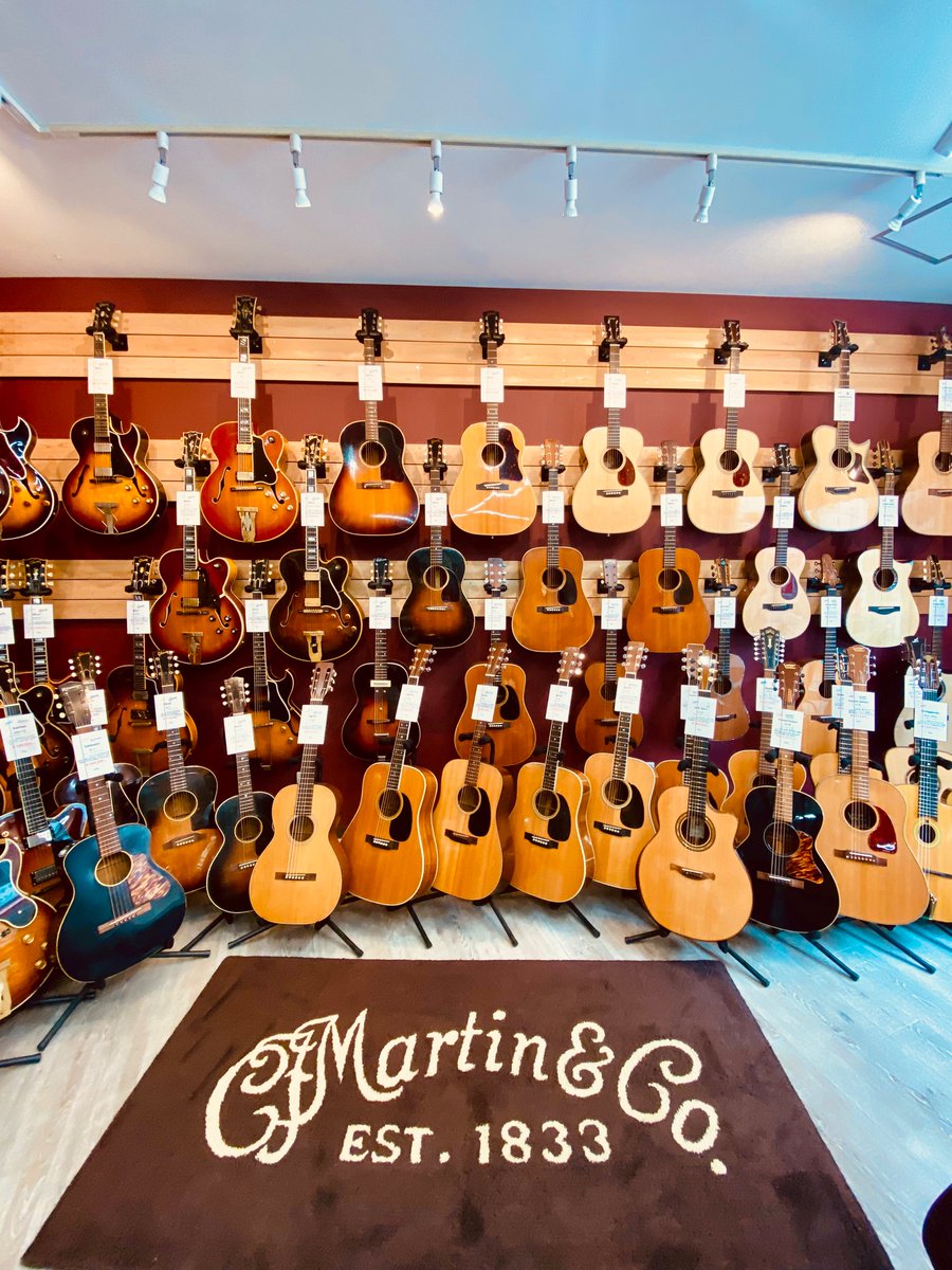 lastguitarcom's tweet photo. ラストギター本日営業中です!
本日からLastguitar、木曜日も通常営業となります!
珍しいヴィンテージや個性的なギターなど
さまざまなギターが揃ってます!
是非一度店頭にてお試し下さい
#acousticguitar
#electricguitar
#guitar
#mandlin
#LASTGUITAR
#阿佐ヶ谷 https://t.co/3XWsQQTxN2