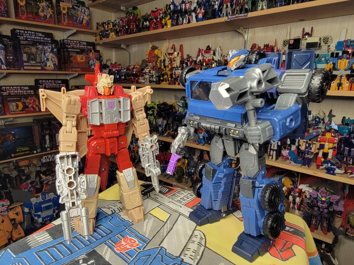 cracktasticpod's tweet photo. Doom 'n Destruction Mayhem Attack Squad!
📷: Windsweeper & Prime Breakdown
#CracktasticPlastic #wingwednesday #transformers #Windsweeper #Breakdown #collectthemall #thrillofthehunt #toner #toypodcast
Listen & subscribe wherever you get your podcasts at https://t.co/eOzPzki1pa https://t.co/r81mjXTHar