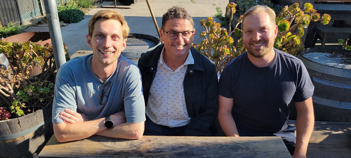 biglithium's tweet photo. "Can we sit in the sun? We're Australian." 🌞🦘
CC: @JacobLBrown @dannyksfun @TZurrer https://t.co/VybNJE3TB2