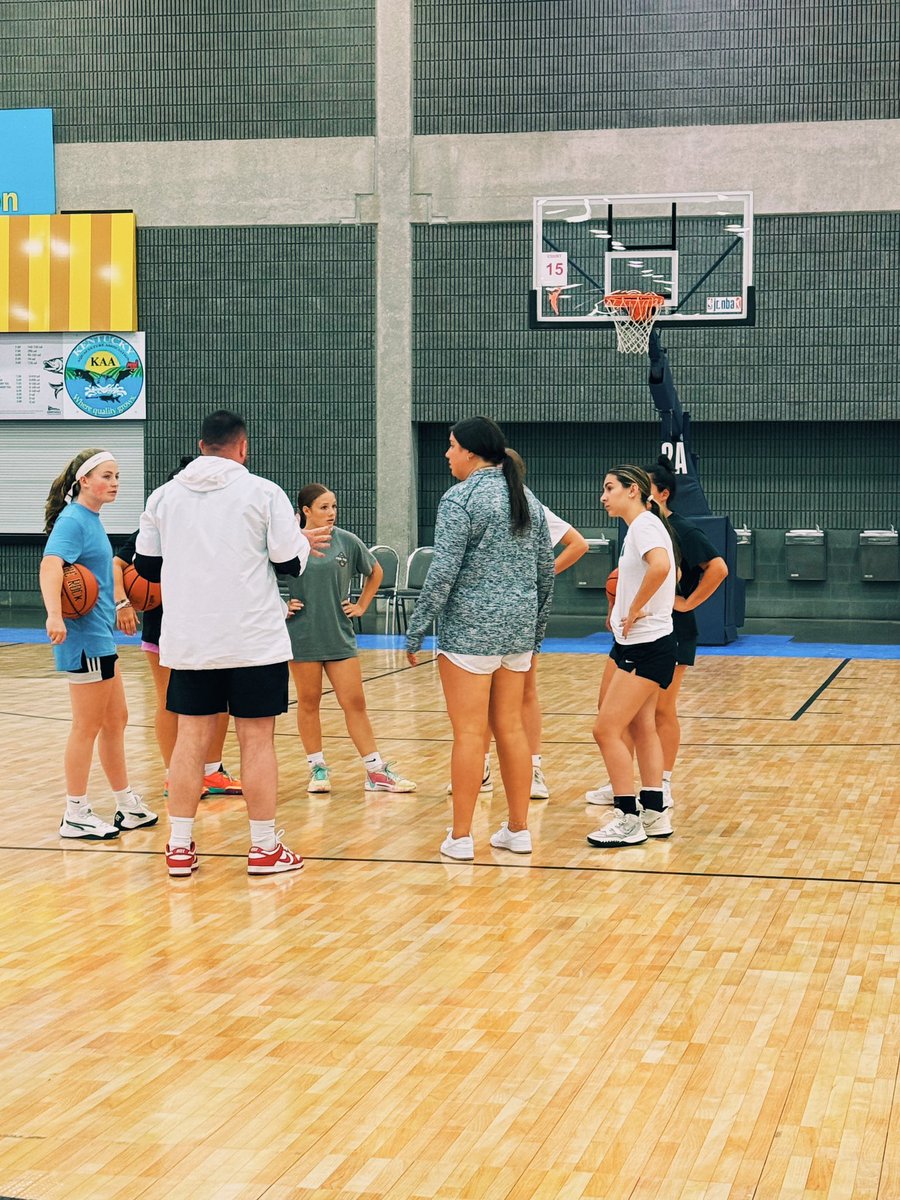 NYBBallAcademy's tweet photo. From practice ➡️ to team dinner. 

Excited for these girls for the opportunity to be here. Wouldn’t want to be able to see any other group grow together and go through this together! Lets go! 

Day 1 tomorrow 
🅰️🅰️🅰️🅰️ https://t.co/2yupSJVLFe