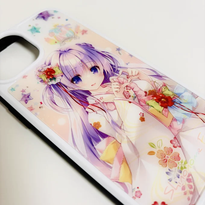 iPhone15の自分用スマホケース届いた ピンクにしたので、最近描いたピンクのイラストを使ったよ 可愛い 前までは革製のケースで結構剥げてしまっていたけど、強化ガラスは剥げたりなんてことはないかな?