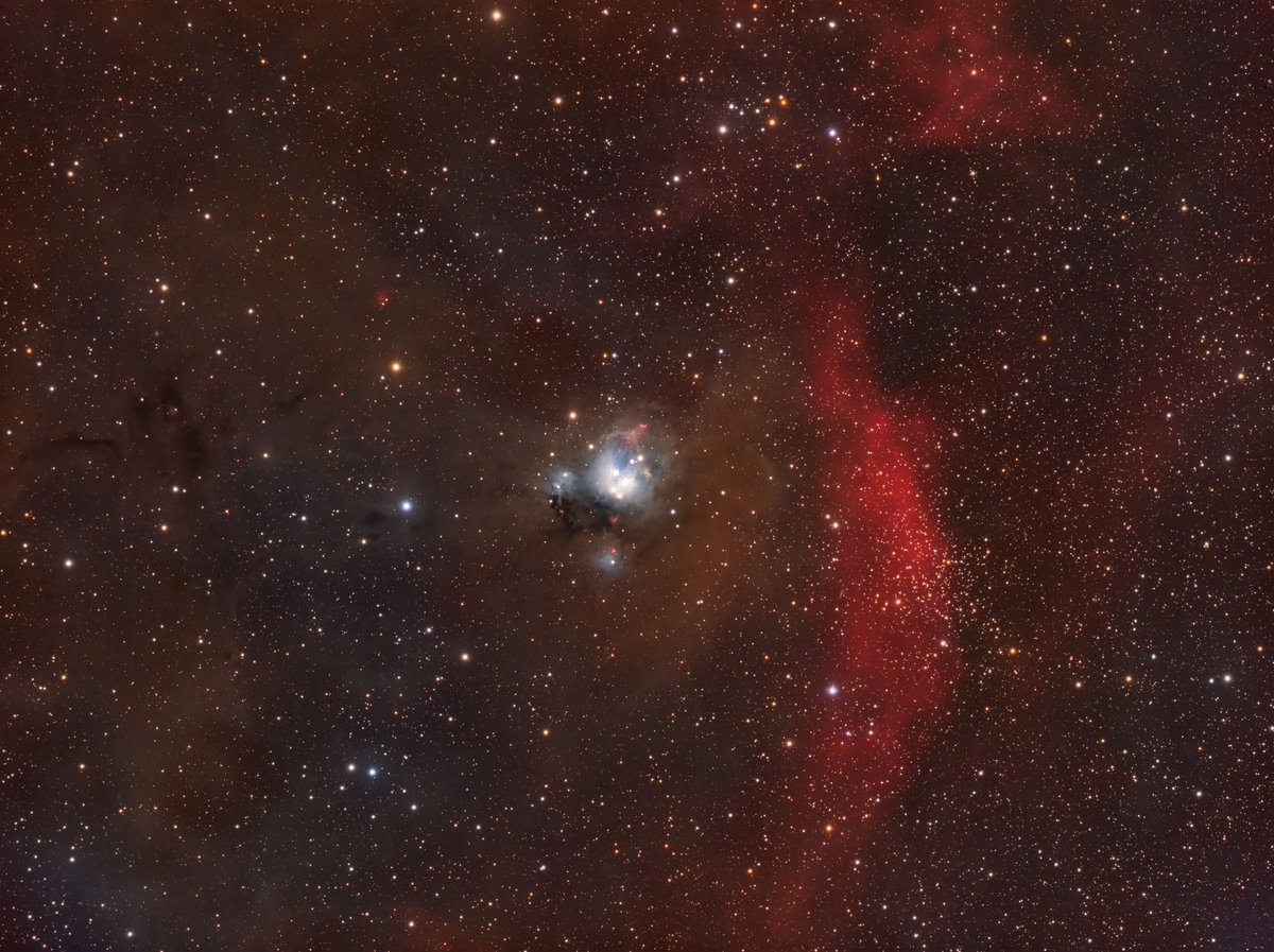 NGC 7129 - A Small Reflection in a Rich Field
Located some 3,300 light-years in the constellation Cepheus is a small reflection nebula, NGC 7129, illuminated by a young star cluster. 

High Quality:
astrobin.com/01awih/?nc=col…