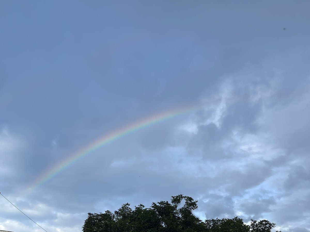 AlexandraC2098's tweet photo. @fengmeng_ 我请你看彩虹🌈 https://t.co/EaMcIJf7DF
