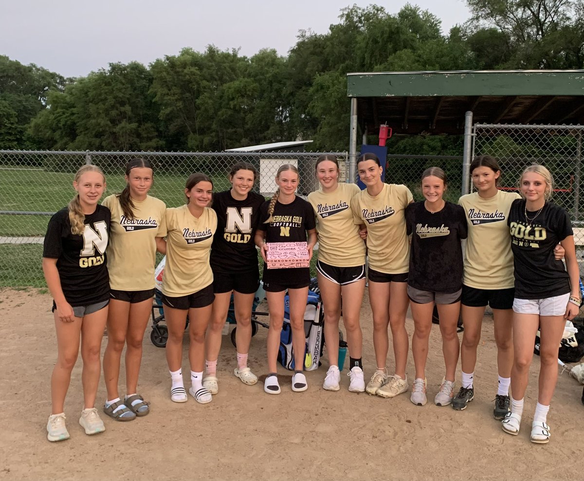 Happy 15th birthday to Elsie Obert. A great night to celebrate Elsie with Crumble cookies, batting practice, and water balloons!  #lasthittingpractice #GoldDNA #funcoaches  #NeGoldZach