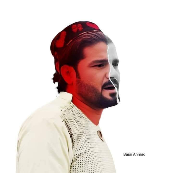 khalil_sen's tweet photo. إِنَّا لِلَّٰهِ وَإِنَّا إِلَيْهِ رَاجِعُون😭
د قام اتل د پښتو ژبې بلبل انقلابې شاعر په افغانيت او دری رنګه بیرغ مين او د غورځنګ پياوړی ملګری د پښتنو سالار ګيلامن مو د لاسه ورکړ غږ يې د تل لپاره چپ شو 😭😭😭
ګيلامن جانان به په درې رنګه ملي بيرغ 🇦🇫 کې ښخيږي https://t.co/W1UJ2quPDC