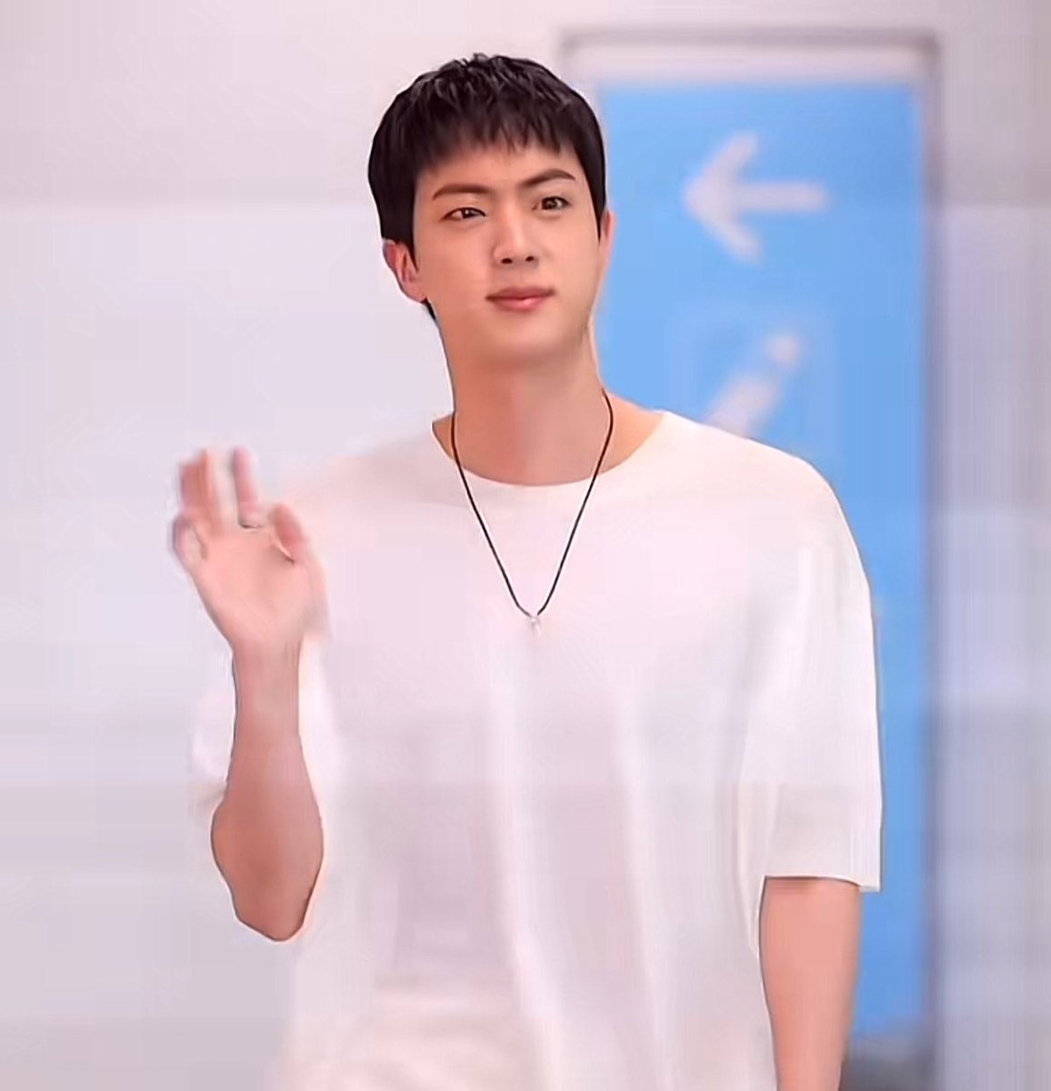 look at those shoulders like…. he really puts the wide in worldwide handsome