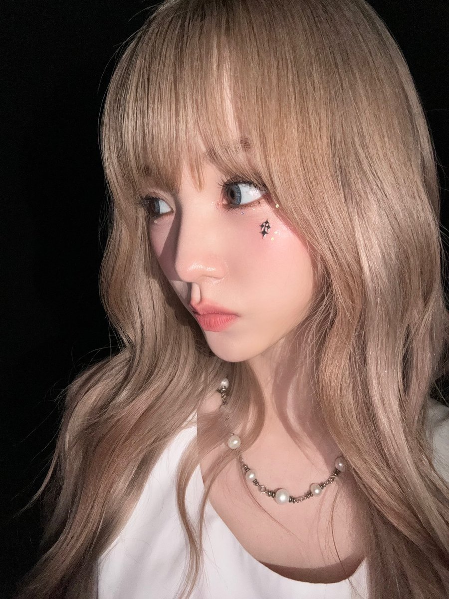 [#나나]
금발이 좋아👸💛

#WOOAH #우아 #NANA