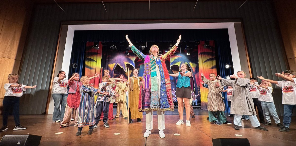 What a great opening night! Huge congratulations to #TTFriday <a href="/TT_ChesterUK/">Theatretrain Chester</a> for their performance last night. And huge cheers for #TTMold <a href="/TT_Mold/">Theatretrain Mold</a> as the choir last night too.