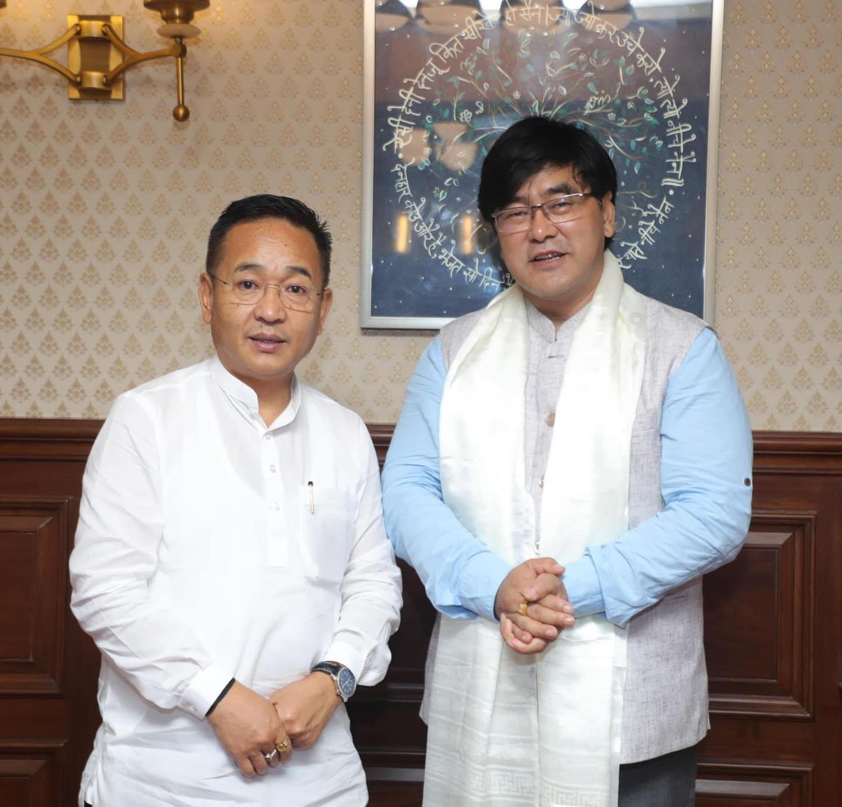 Surender_10K's tweet photo. सिक्किम की इतिहास में दूसरी बार विपक्ष विहीन सरकार चल रही है, SDF ने बुधवार को आधिकारिक तौर पर सत्तारूढ़ SKM का दामन थाम लिया, सिक्किम विधानसभा में 32 में से 30 विधायक है, सभी अब SKM के सदस्य हैं
#sikkim | #oppositionfree https://t.co/qP8COiiGRI
