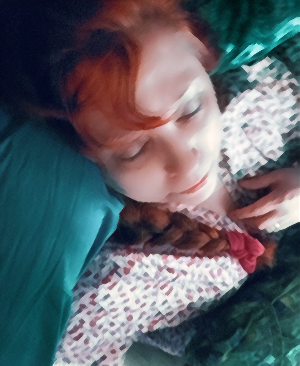 WatcherDamned's tweet photo. I have a Summer Cold🥺
pls accept this artfully blurred image of my suffering😖
press F in comments😭
RIP my sinuses😵
#IHaveACold #suffering #DramaAlert