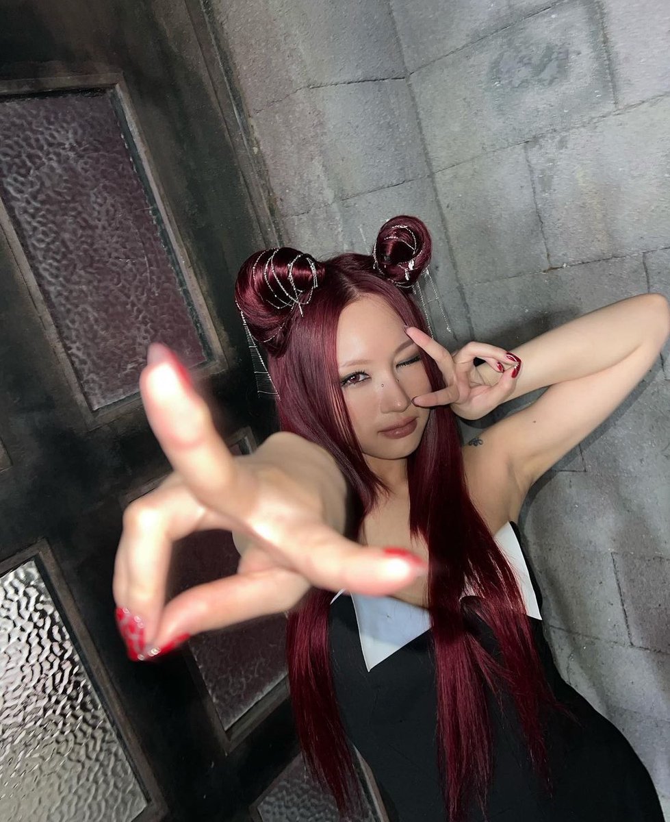 siyeonsInsomnia's tweet photo. I know I’m late af to this but thought I’d join anyway😆 #SomniaFollowParty
I’m Jules and I’ve been an Insomnia since 2018! My bias is Siyeon but I truly love all 7 of them! Not that active on here but I’ll always continue to spread my love and support for them💜 https://t.co/6gkVLePSgi
