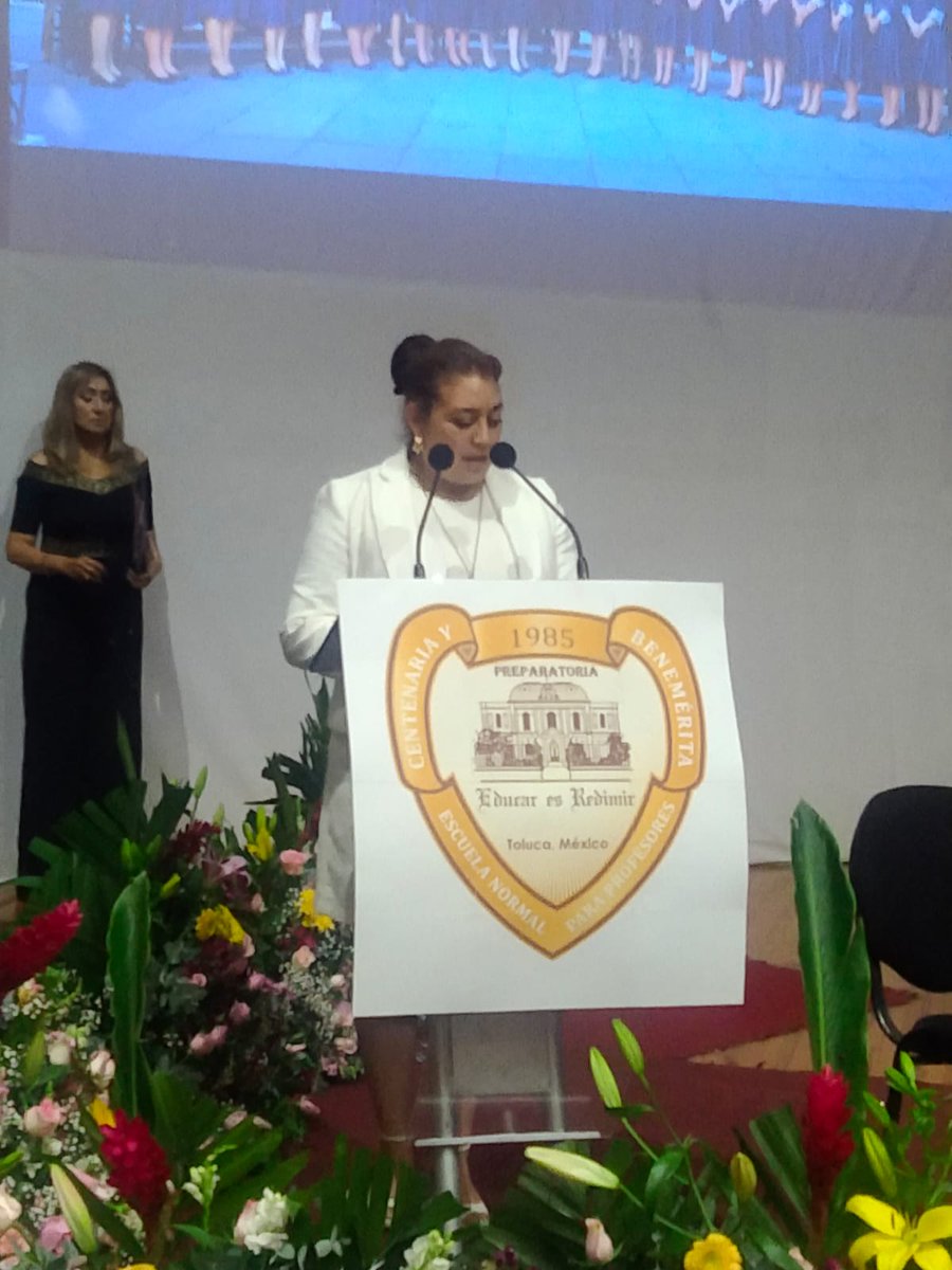 Poacybenpp1's tweet photo. Ceremonia de Egreso de la Generación 2021-2024.Felicidades estudiantes por culminar su Educación Media Superior y mucho éxito en su estancia en el nivel Superior y los cuatro estudiantes que su proyecto de vida esta enfocado en otra línea,  que el triunfo sea rotundo. https://t.co/jB15GUgNdd
