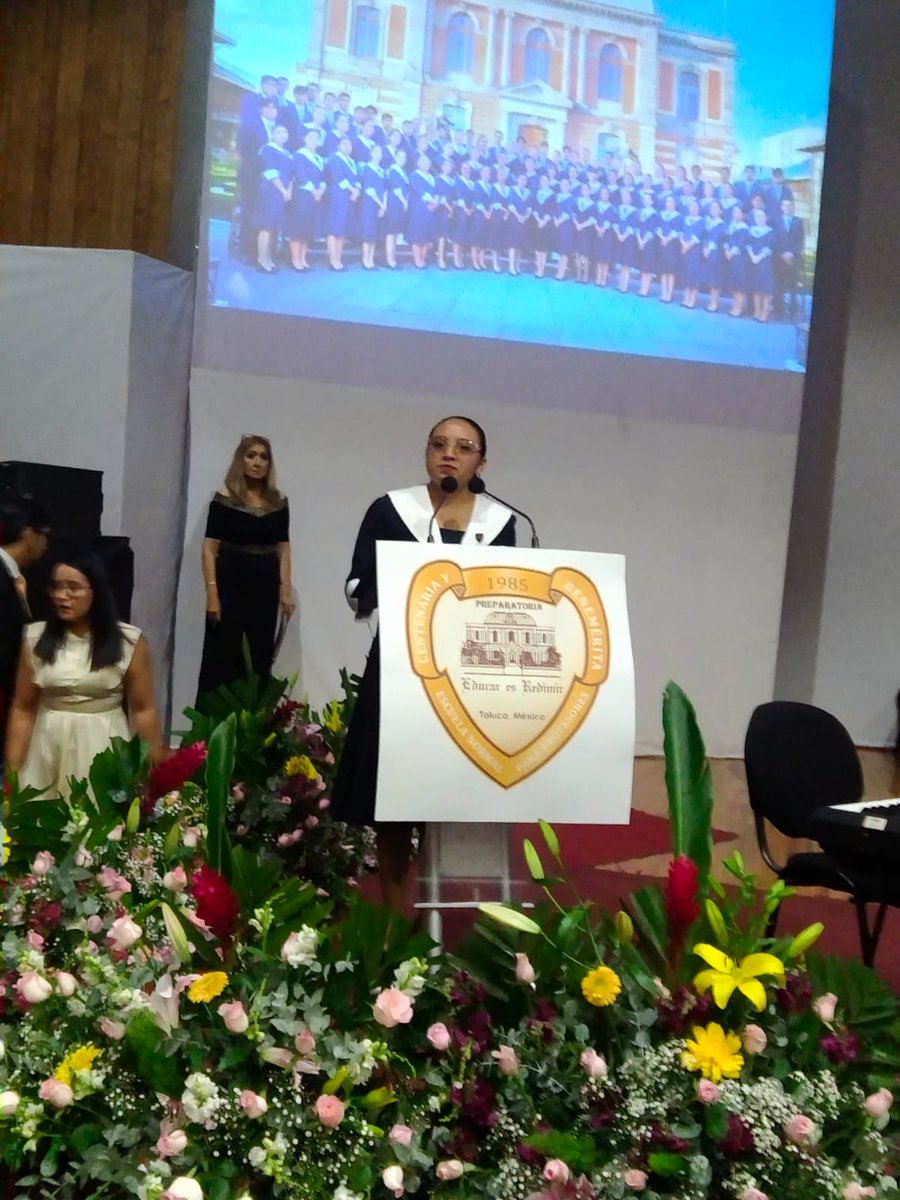 Poacybenpp1's tweet photo. Ceremonia de Egreso de la Generación 2021-2024.Felicidades estudiantes por culminar su Educación Media Superior y mucho éxito en su estancia en el nivel Superior y los cuatro estudiantes que su proyecto de vida esta enfocado en otra línea,  que el triunfo sea rotundo. https://t.co/jB15GUgNdd