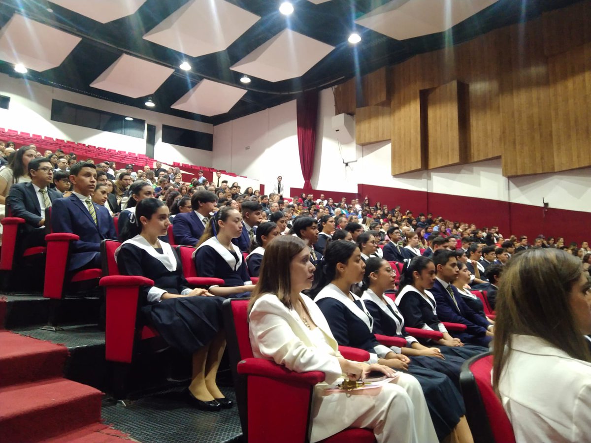 Poacybenpp1's tweet photo. Ceremonia de Egreso de la Generación 2021-2024.Felicidades estudiantes por culminar su Educación Media Superior y mucho éxito en su estancia en el nivel Superior y los cuatro estudiantes que su proyecto de vida esta enfocado en otra línea,  que el triunfo sea rotundo. https://t.co/jB15GUgNdd