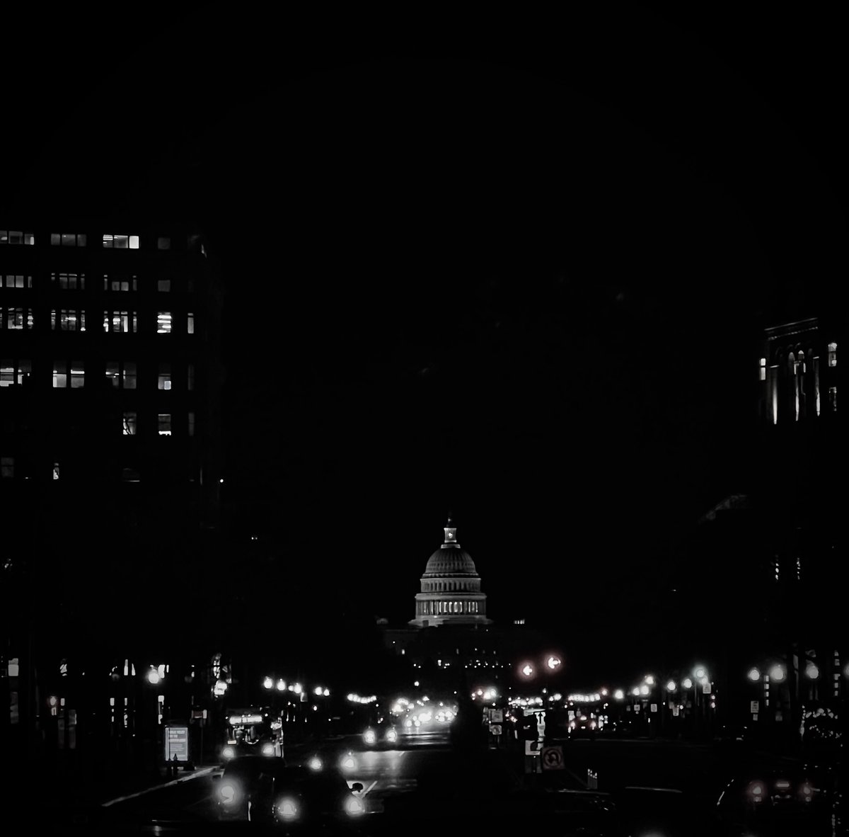 Nature0scapes's tweet photo. 📍Washington DC, Freedom Plaza

#blackandwhitephoto https://t.co/BFWac1YB1s
