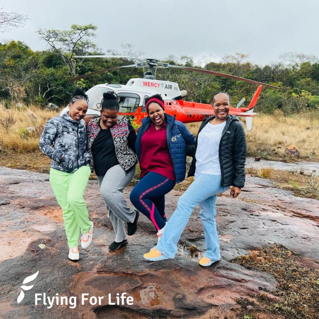 FlyingforLife1's tweet image. We see you! 😍 The #FlyingforLife volunteer team.  
#FlyingForLife bringing #HelpHopeHealing