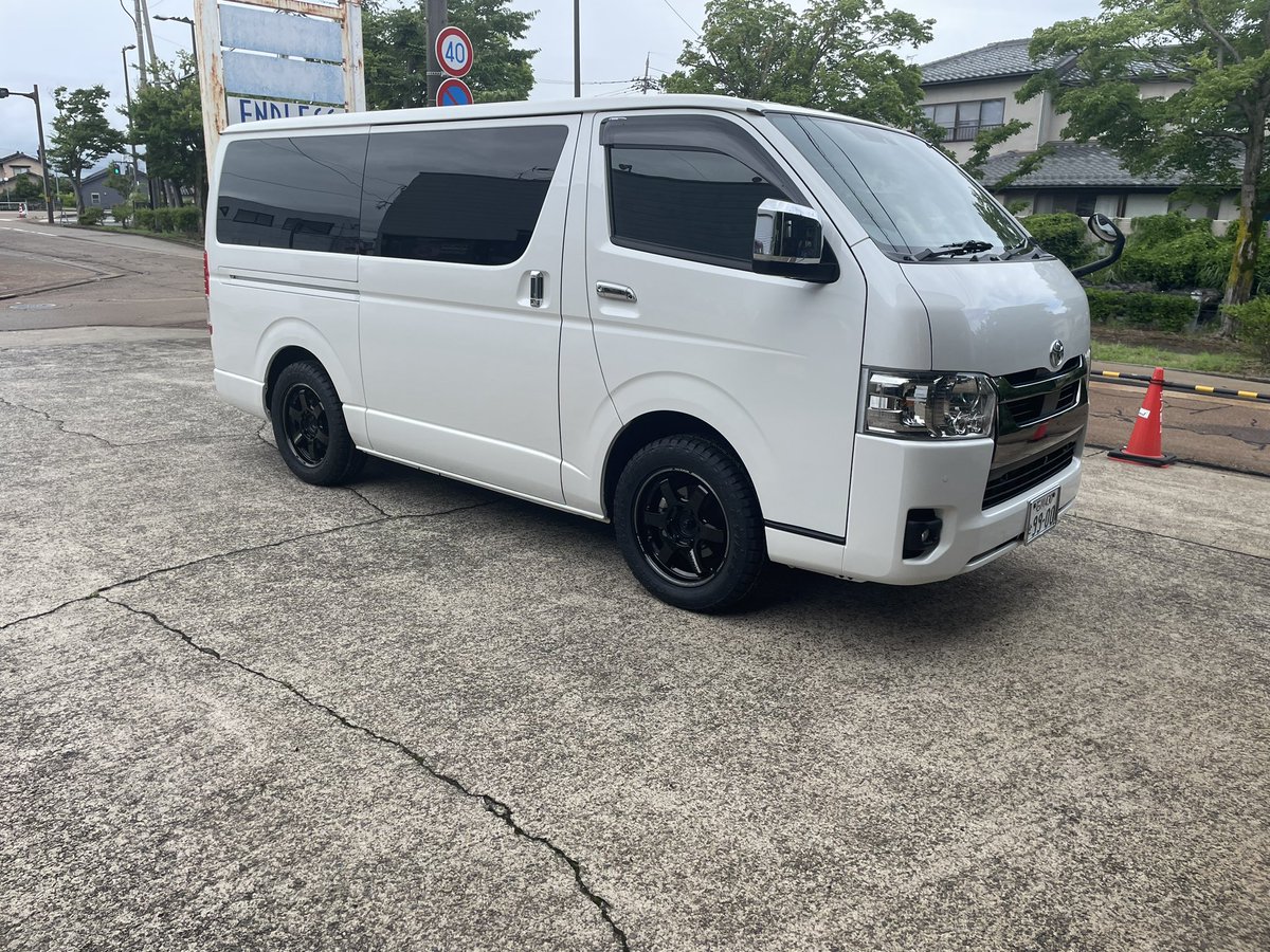 dot_racing_taku's tweet photo. でーきた🫡💡
もうなにも触らない🙄
って心に決めておこう❗️笑
#ハイエース
#TE37SB https://t.co/ila2Pjzc62
