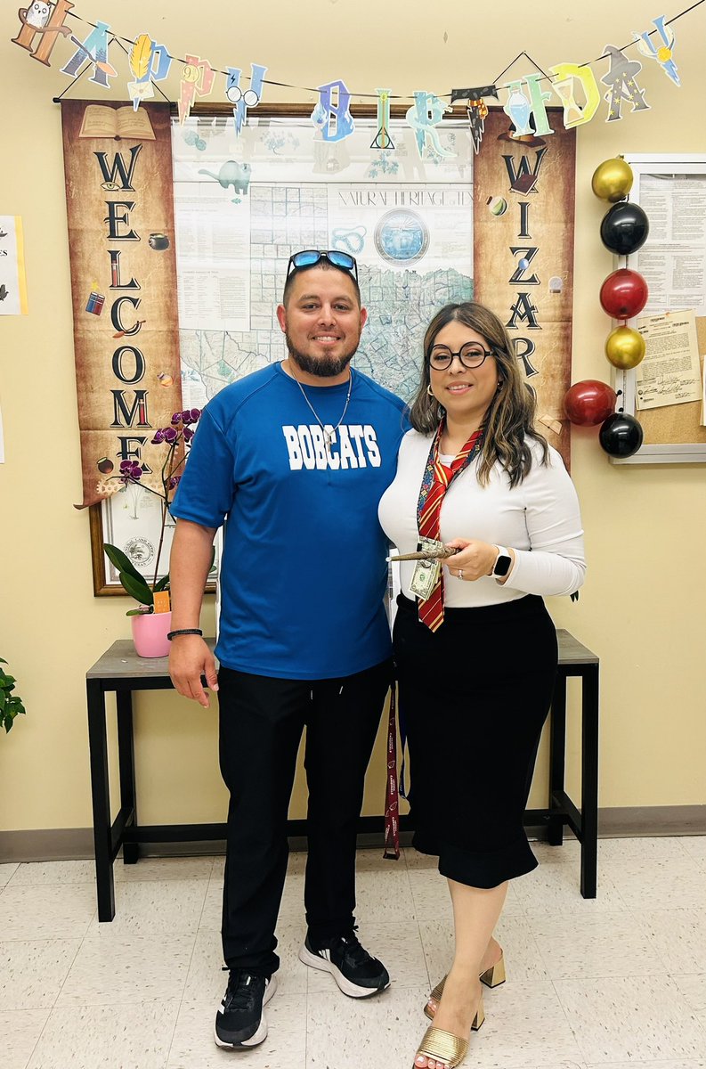 LisaMOrtega's tweet photo. Happy birthday to my favorite Coach 😏 42 years young and our 5th birthday together 🤍wishing you many, many, many more years and birthday blessings always! We love you dada! Love Mrs Coach O, Ryan and Ryleigh 💞💞 @CoachOrtega33 https://t.co/KhpZEm2QyJ