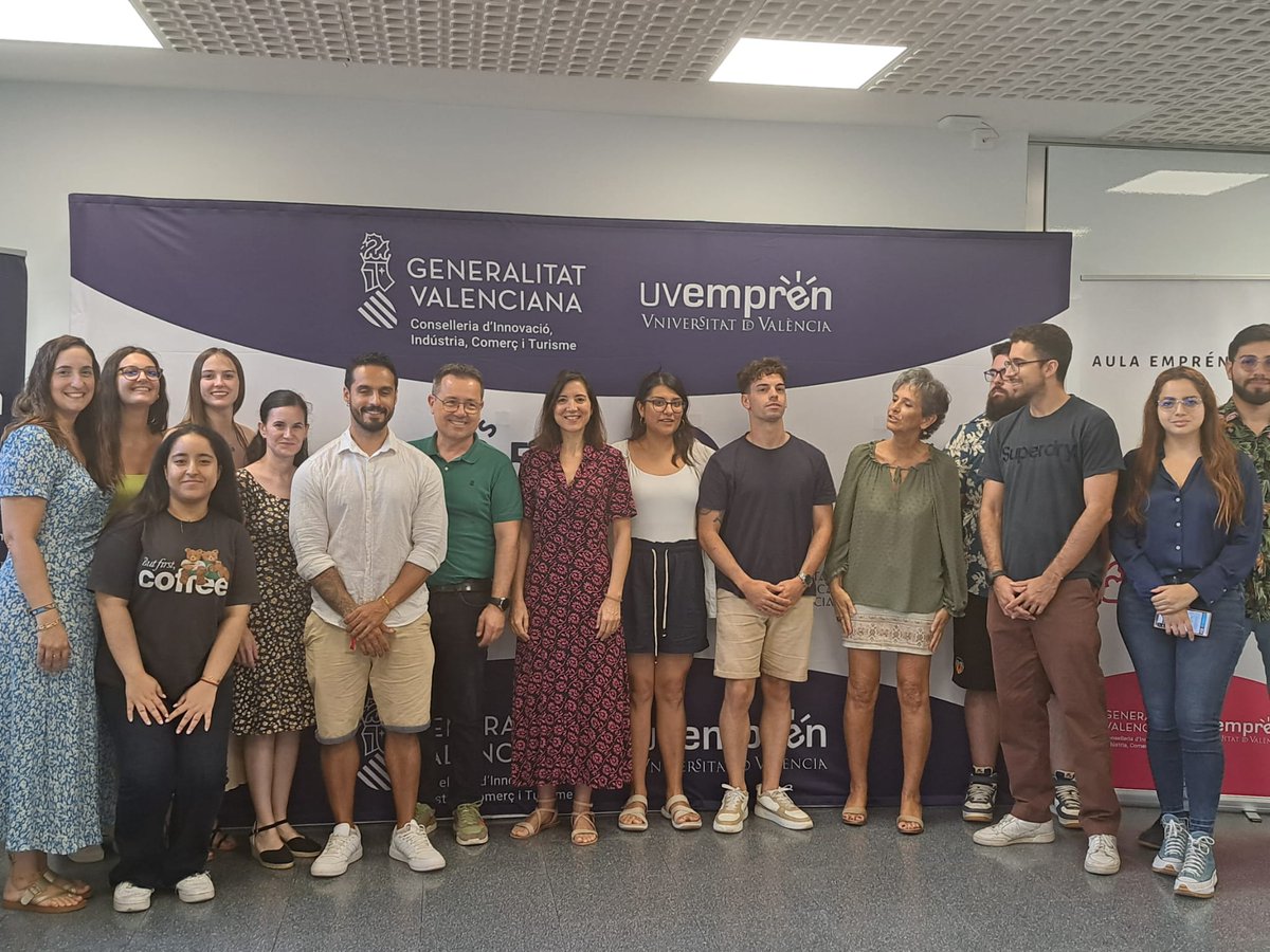 murfhoeth's tweet photo. #AulaEmprende5UCV #MOTIVEM |  Inaugurat el concurs interuniversitari #AulaEmprende3i #5UCV que impulsa la @GVAinicotur

🎯L'estudiantat emprenedor seleccionats per a representar les 5UCV participa en una formació intensiva en desenvolupament de negoci de 15 h https://t.co/LucC2tOwVB