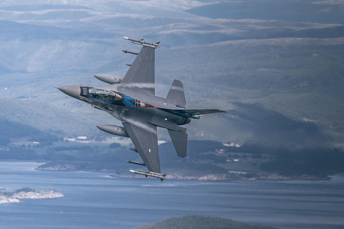 Today we return home from Ørland. And so comes the last RNLAF deployment with the F16 to an end. Great flying. Didn’t miss a single sortie. Flew even more than planned. Great achievement by the team and this old lady. Sons of Bonzo! 📷 Jan Dijkstra