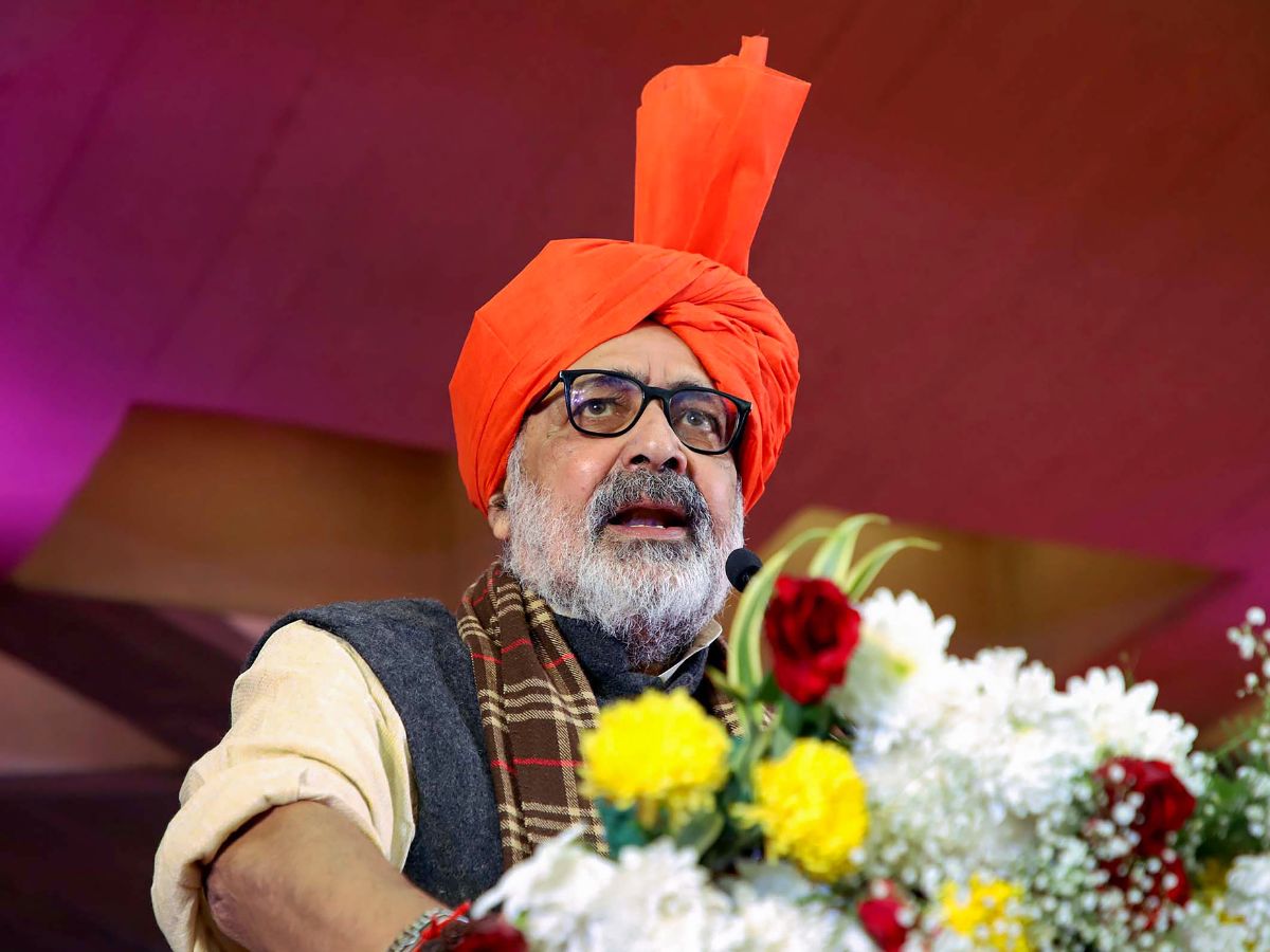 NewsAlgebraIND's tweet photo. 🚨 Jamiat Ulema-e-Hind : "Govt should not impose 'Surya Namaskar', 'Saraswati Puja', 'Hindu Bhajans' on School Children. It violates constitution"

GIRIRAJ SINGH : "It is the misfortune of this country. If our ancestors had sent Muslims to Pakistan in 1947, which was formed in the name of religion, then such questions would not have come up in India today"
