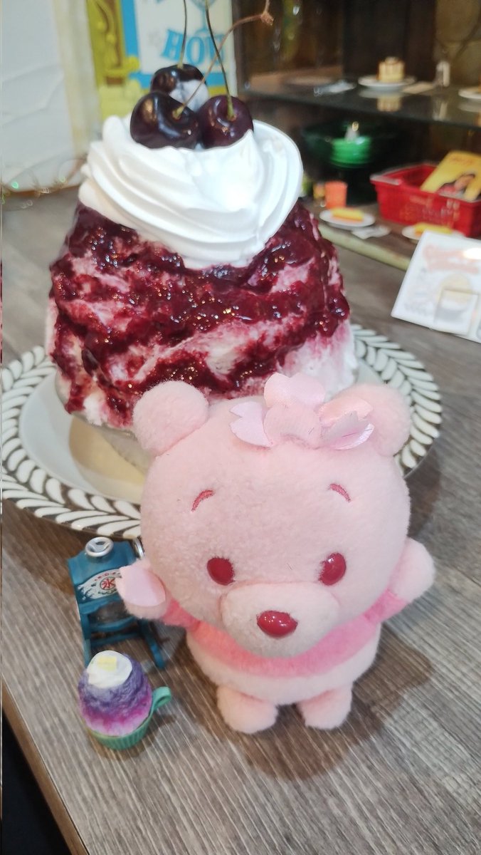 8hSsmkCnakh8ynj's tweet photo. 今日もお疲れ様ですぅ🍨
今日は、お休みして体調回復させてるよぉ
#PLUMPYMANIA
#プランピーマニア
#アメリカンチェリーカルピス
お口に入れるとふわーっと一瞬でなくなり身体が喜んでくれてるよォ
酸味もあり練乳の甘さとマッチしてて夏にはこのカキ氷🍧オススメ
ぜひー皆さんもご賞味あれ
❄🧊❄ https://t.co/KAMEOjmYZW
