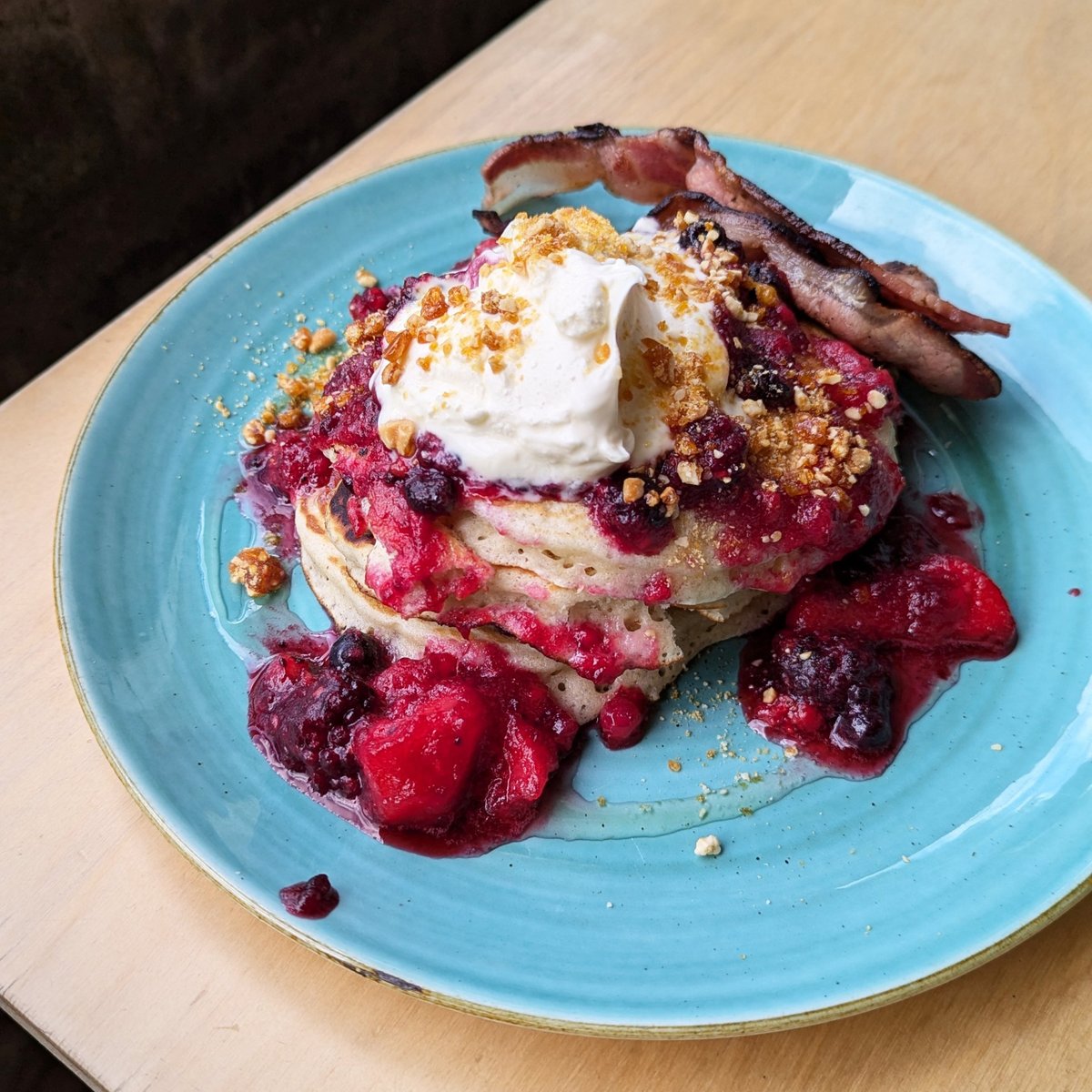 AMERICAN PANCAKES 🥞

A staple on our breakfast menu, our American inspired (but always locally sourced) pancakes are a must try!

A side of Wenlock Edge bacon can be added for that sweet-salty taste! 🥓

Breakfast is served every day from 9-11.30am in both Ludlow and Shrewsbury.