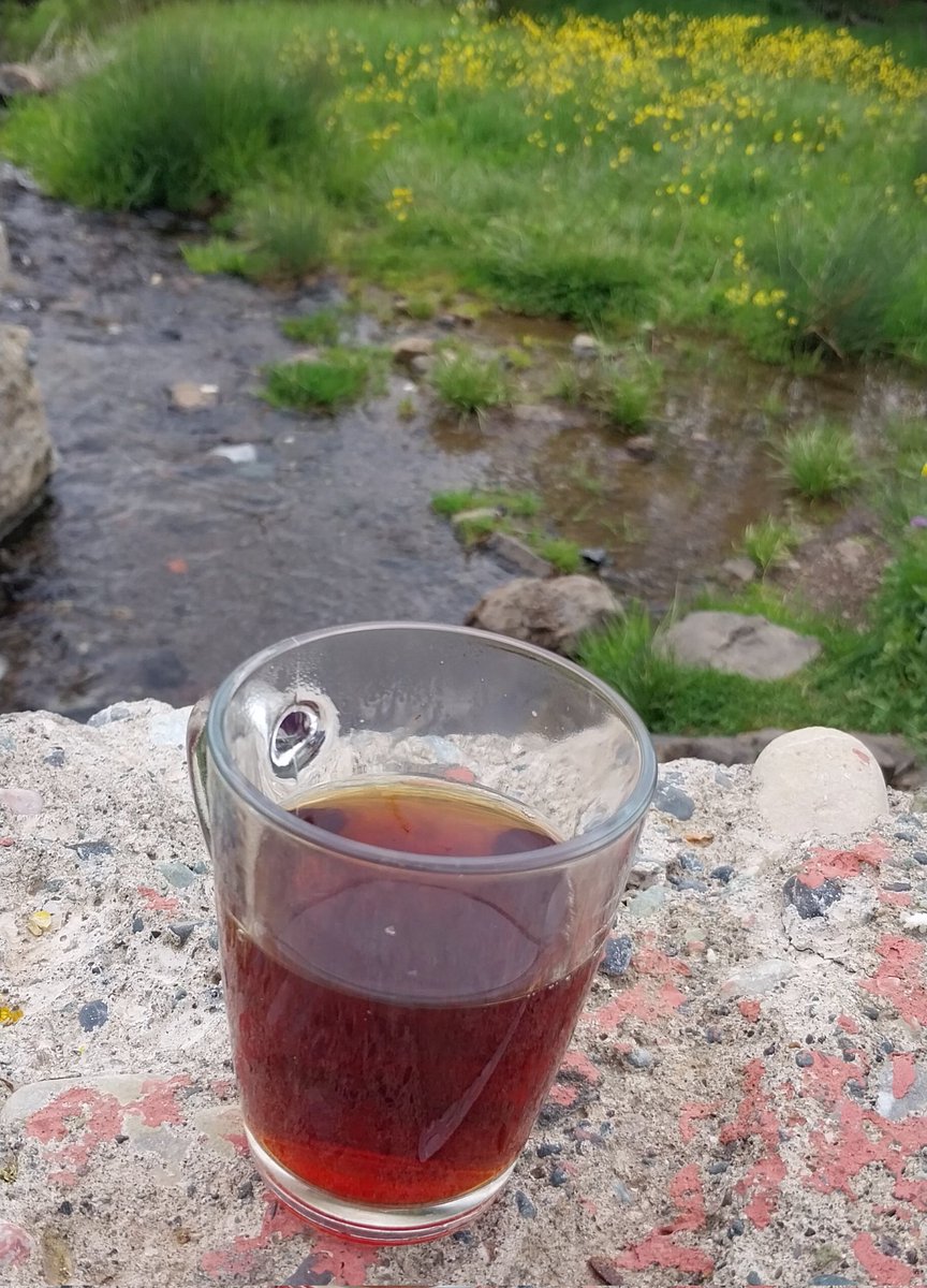 Bir insanı severken yormayın.
Nasıl olsa seviyor diyerek incitmeyin.
İnsan zaten en sevdiğine kırılır..
Günaydınlar...