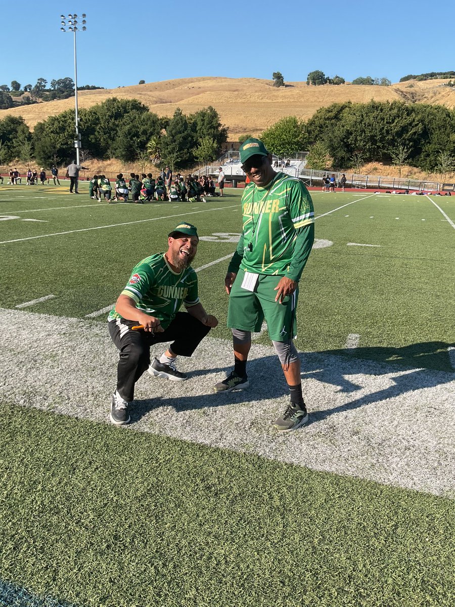 Just out here enjoying the sunshine at the GUNNER Passing Academy! 😎