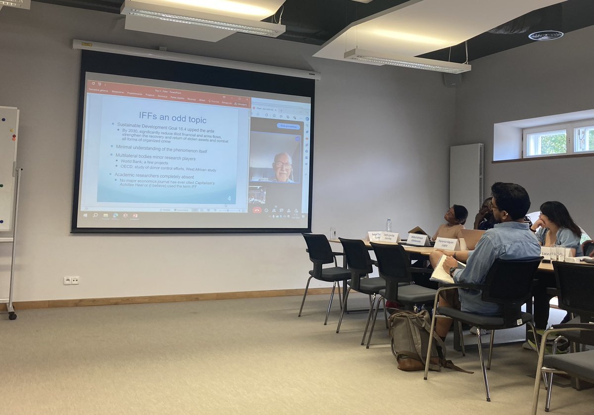 In the afternoon Peter Reuter from the University of Maryland joined us online for a session about the causes, consequences and control of illicit financial flows.🌐