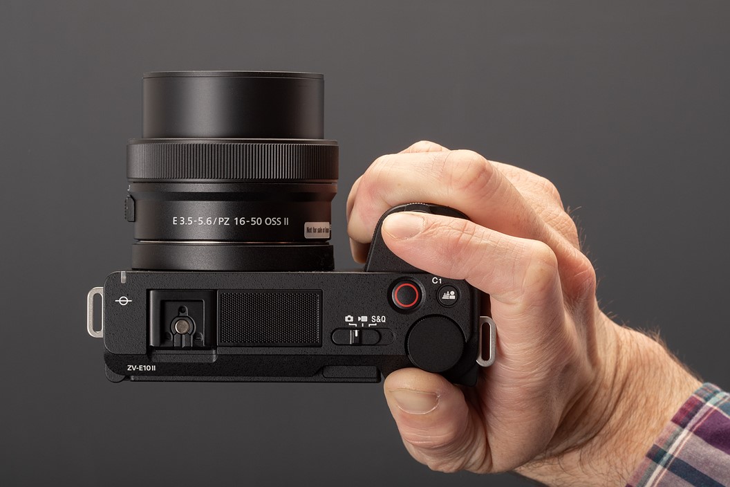 masterphotoid's tweet photo. Setelah Fujifilm X-T50, Lumix S9, Nikon Z6 III, Pentax 17, Fujifilm GFX100S II, kali ini giliran Sony ZV-E10 II. Menurut kalian gimana?

#Fujifilm #Sonyalpha #Lumix #Nikon https://t.co/yfsgODS3t2