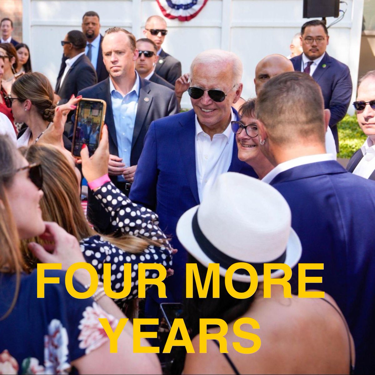 bluhue123's tweet photo. Let's let President Biden know we stand with him 

Reply with a 💙 if you're with him https://t.co/ygbRxVUtvO